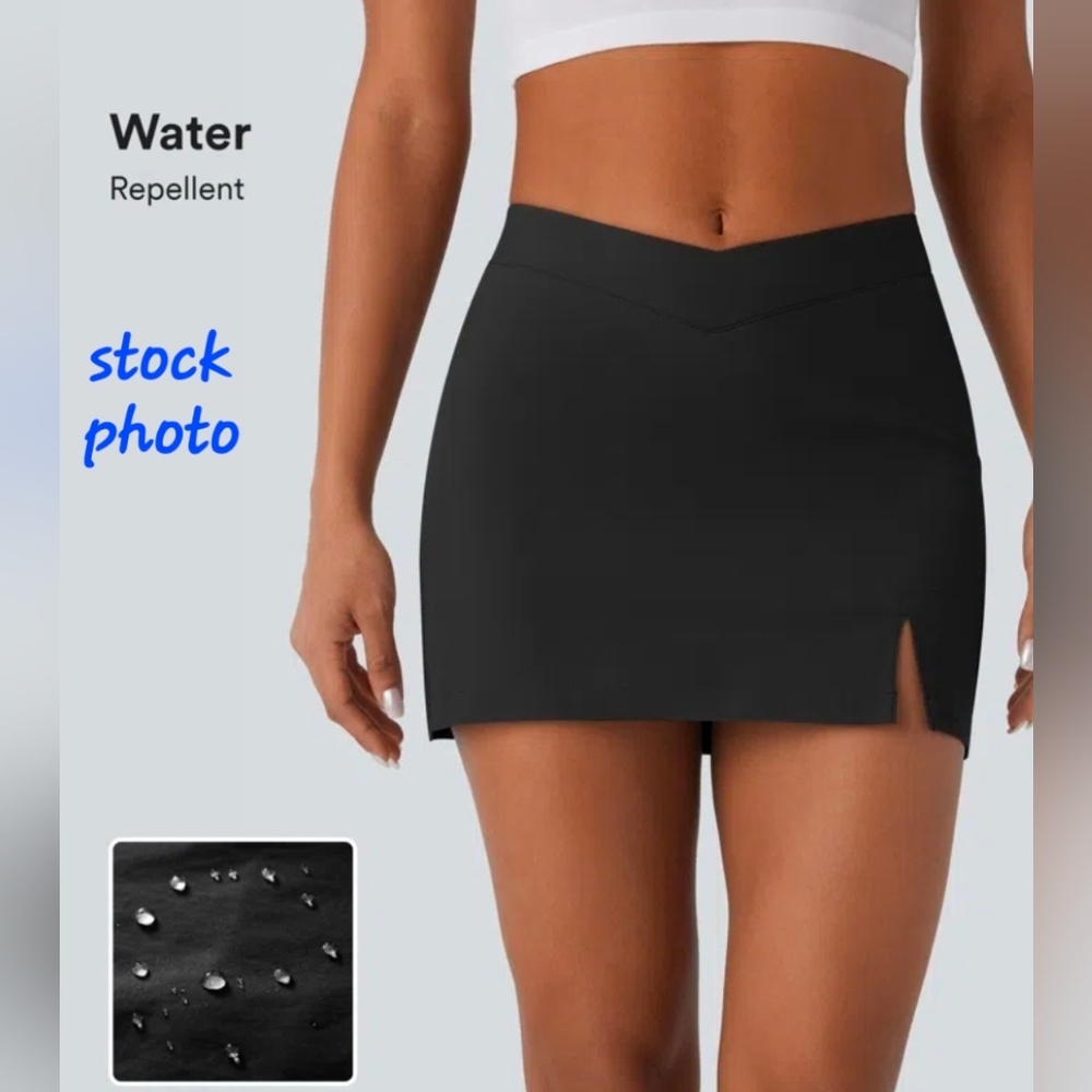 Halara - Low Rise Black Water Repellent Skirt